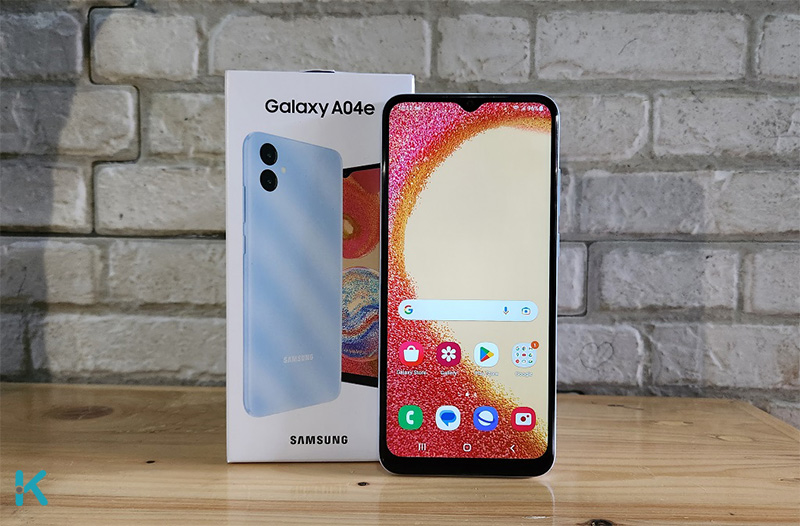 گوشی سامسونگ مدل Galaxy A04e دو سیم کارت ظرفیت 32 و رم 3 گیگابایت